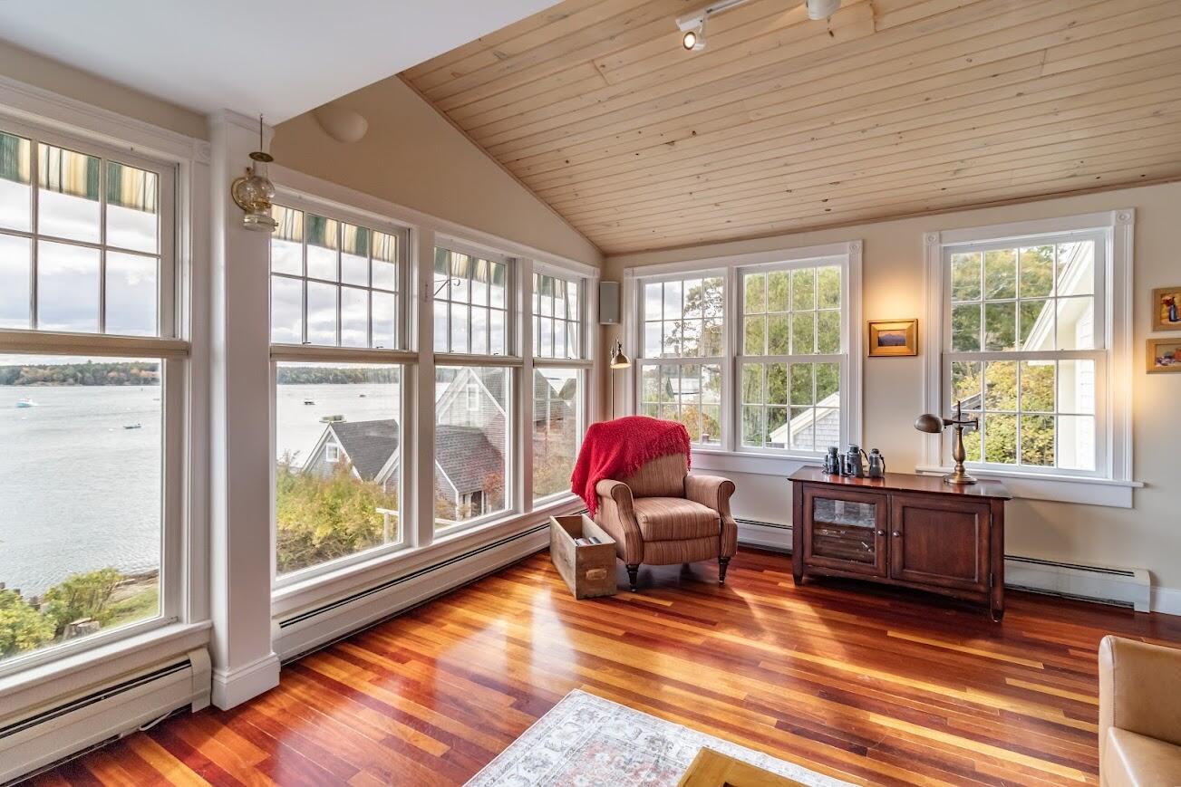 913 Cundy's Harbor Road Harpswell, ME 04079 - Photo 19 of 43 913 Cundys Harbor Road Interiors-32