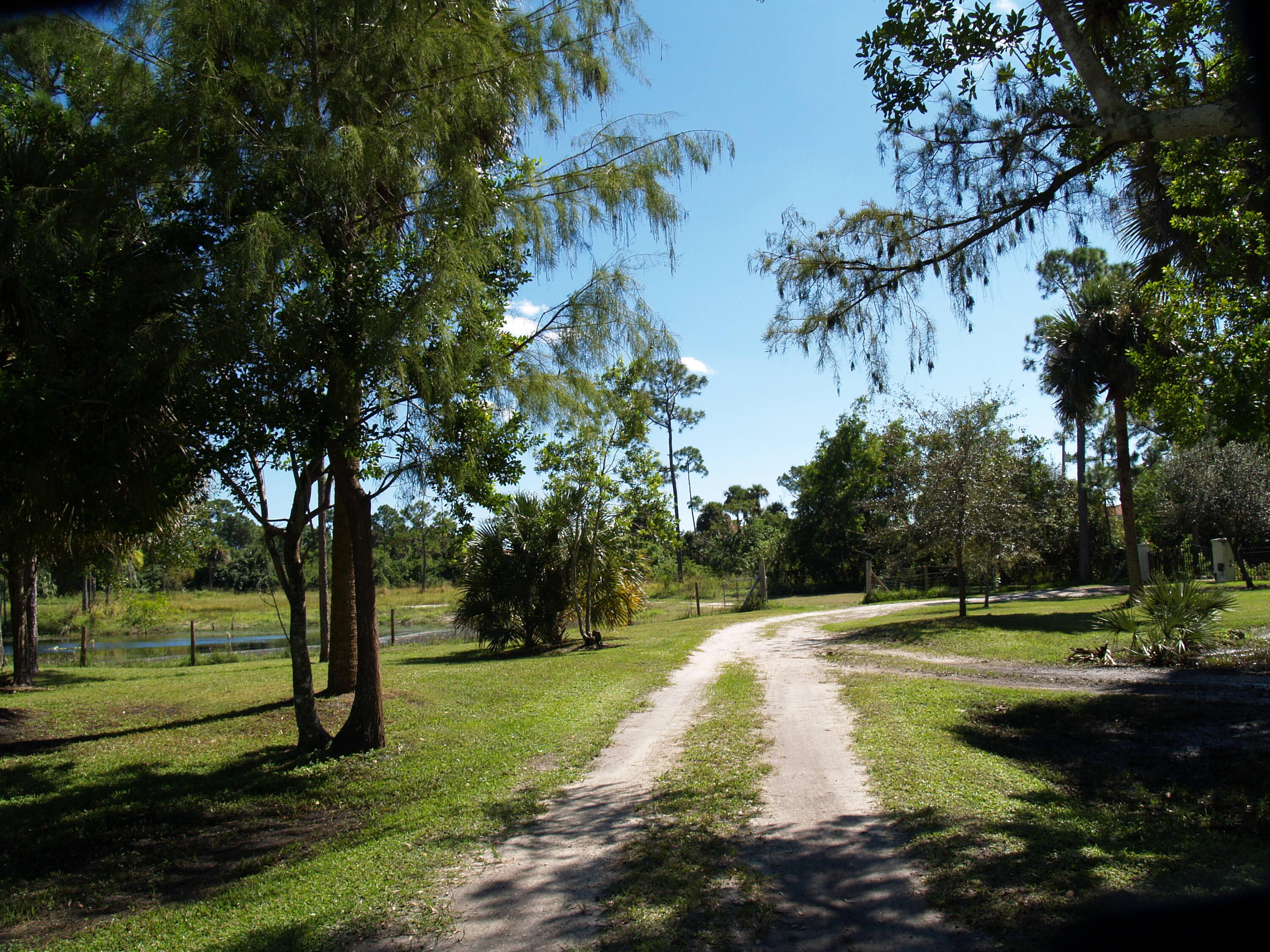 6815 Monmouth Road West Palm Beach, FL 33413 - Photo 4 of 6 a view of a park