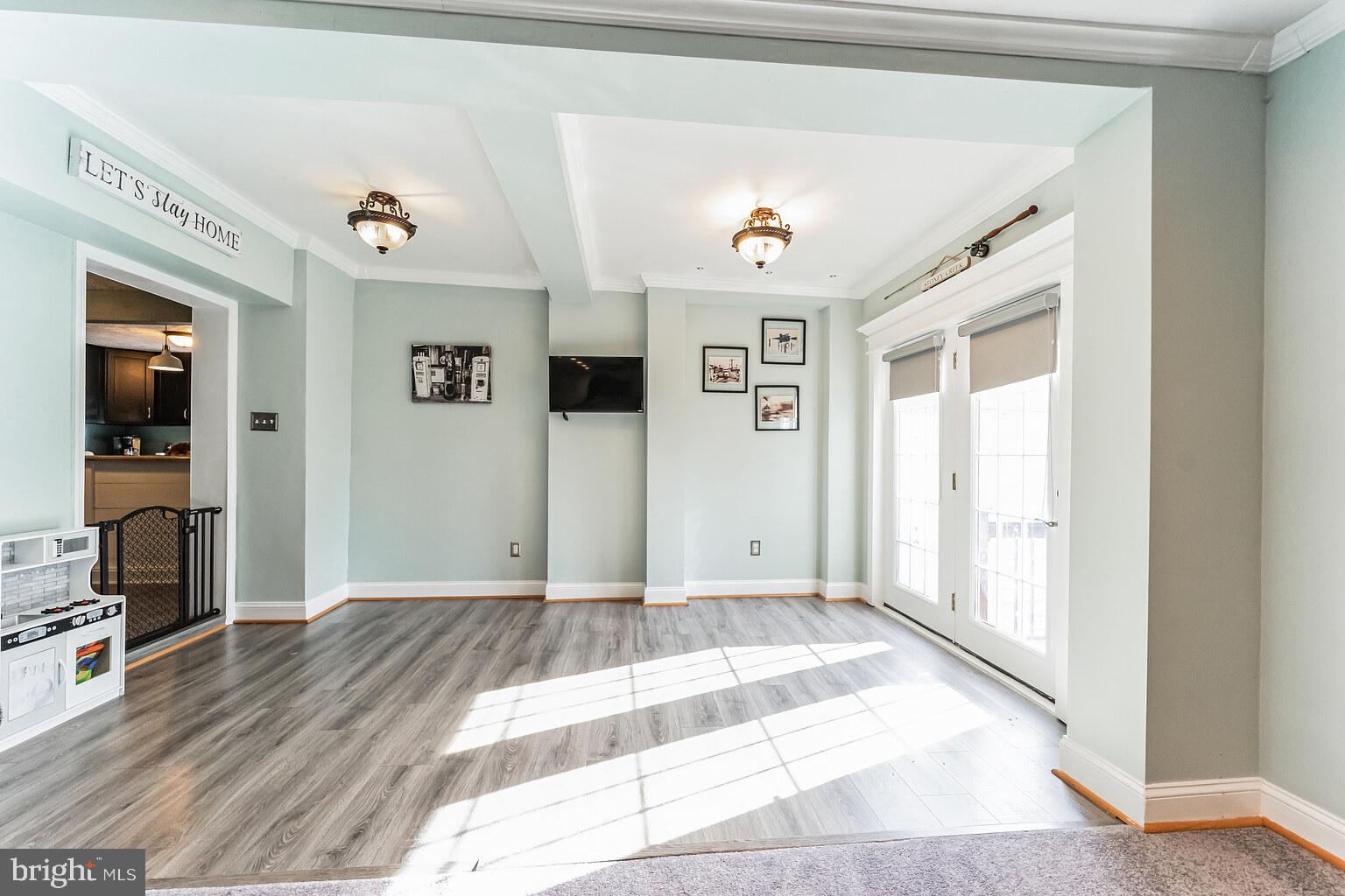 8110 Highpoint Road Clearwater Beach, MD 21226 - Photo 14 of 57 New Floor and Crown Molding