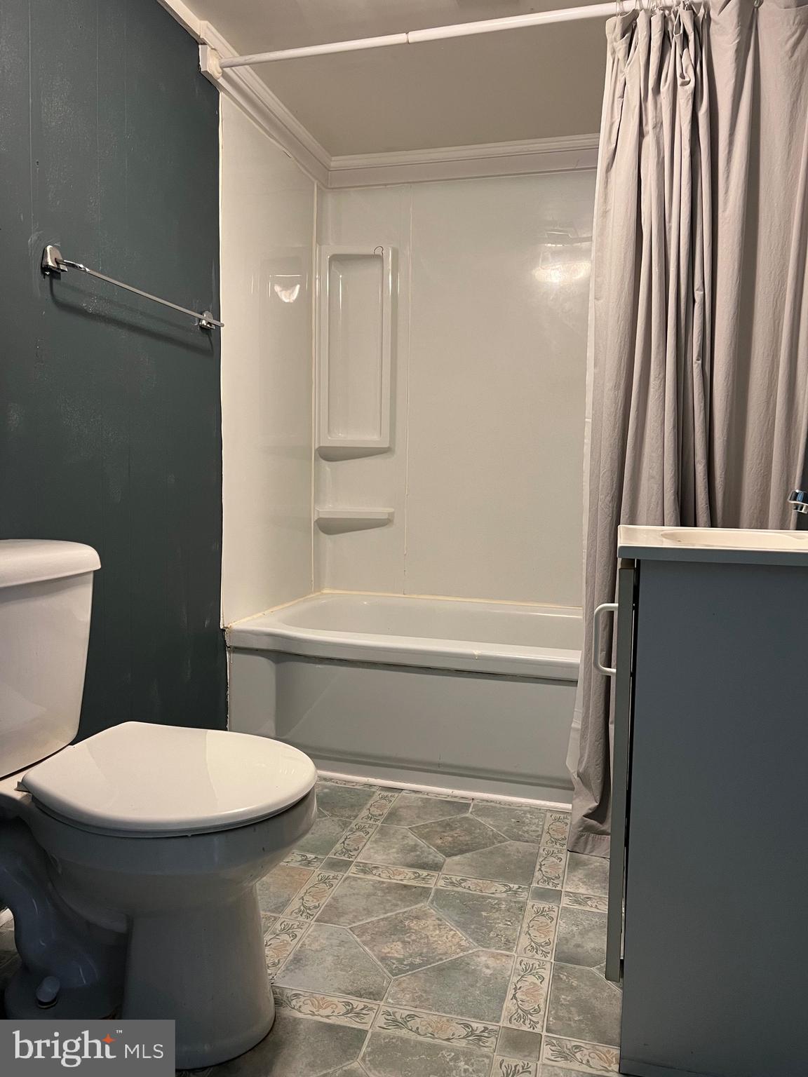 8110 Highpoint Road Clearwater Beach, MD 21226 - Photo 51 of 57 In-Law/2nd Home FULL Hall Bathroom