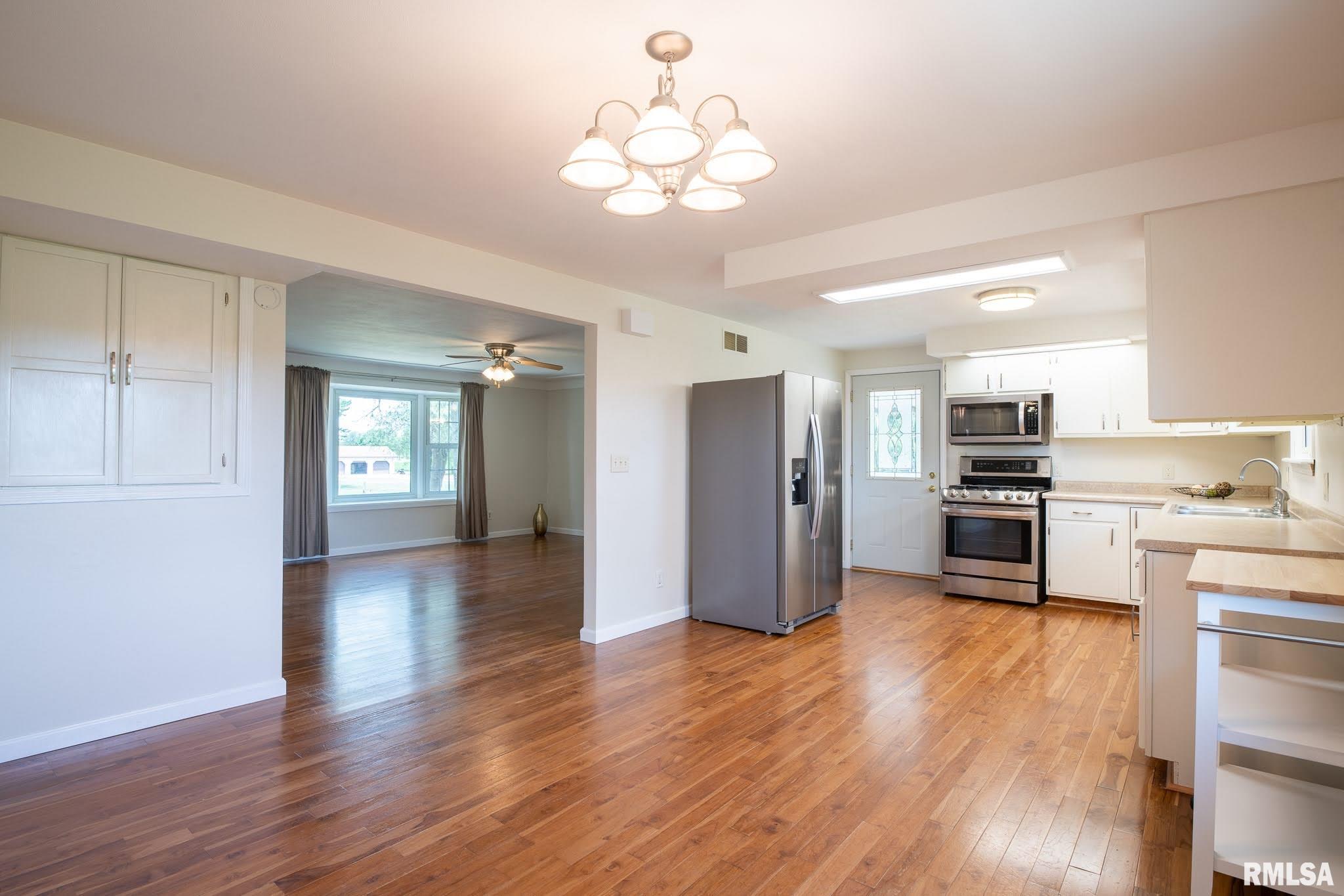 29739 East County Road Manito, IL 61546 - Photo 12 of 39 Gallery Image 12