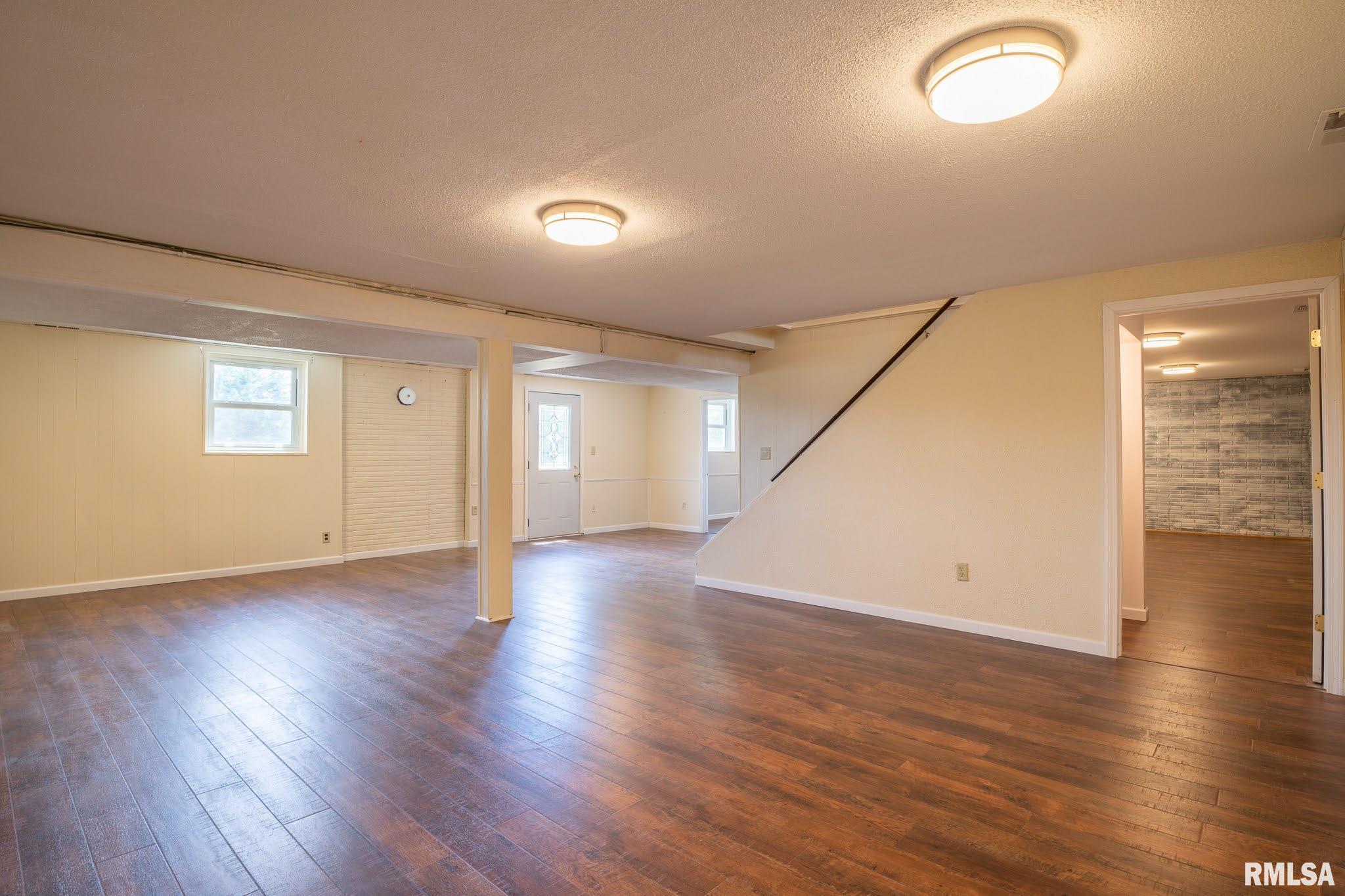 29739 East County Road Manito, IL 61546 - Photo 31 of 39 Gallery Image 31