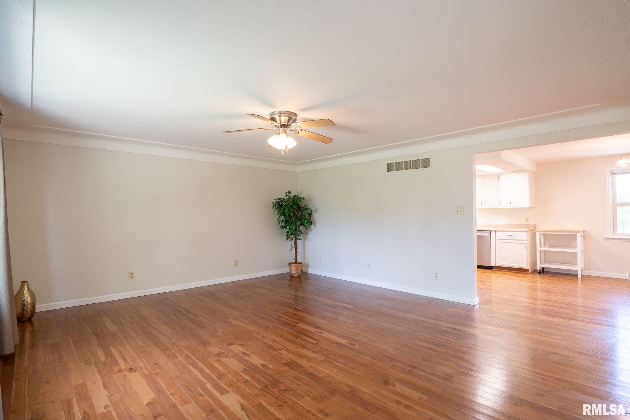 29739 East County Road Manito, IL 61546 - Photo 10 of 39 Gallery Image 10