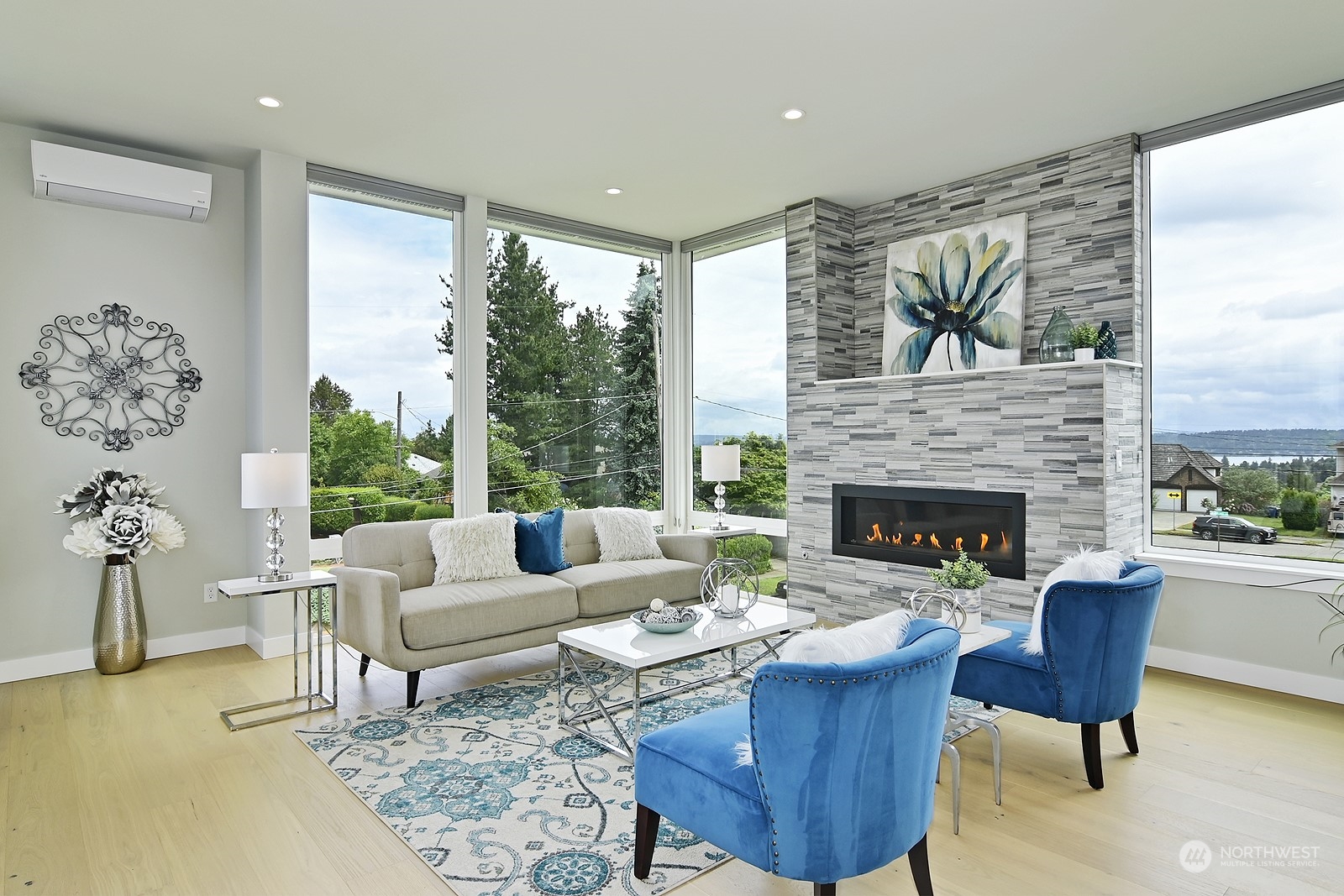 2707 South Ferdinand Street Seattle, WA 98108 - Photo 13 of 38 a living room with furniture and a fireplace