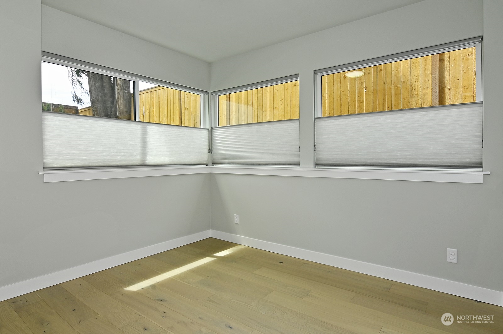 2707 South Ferdinand Street Seattle, WA 98108 - Photo 27 of 38 a view of a room with a window