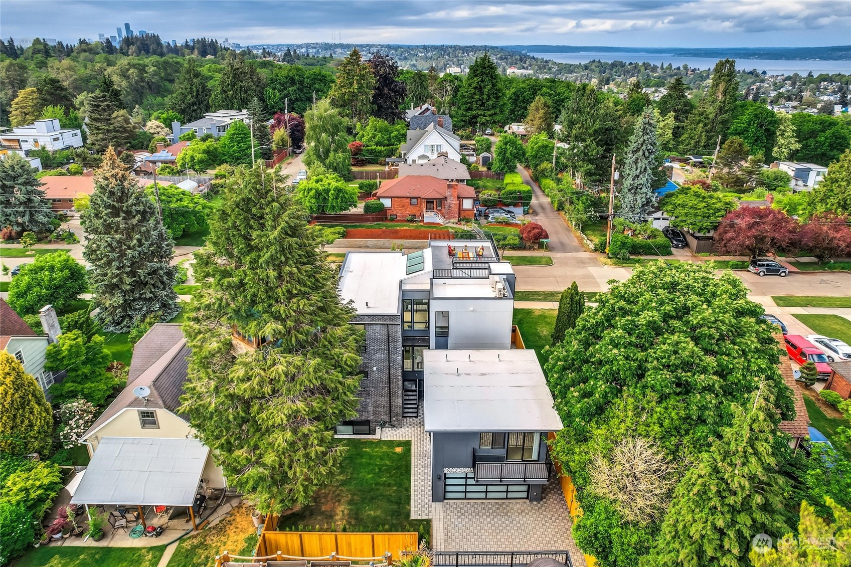 2707 South Ferdinand Street Seattle, WA 98108 - Photo 36 of 38 an aerial view of a house with a yard