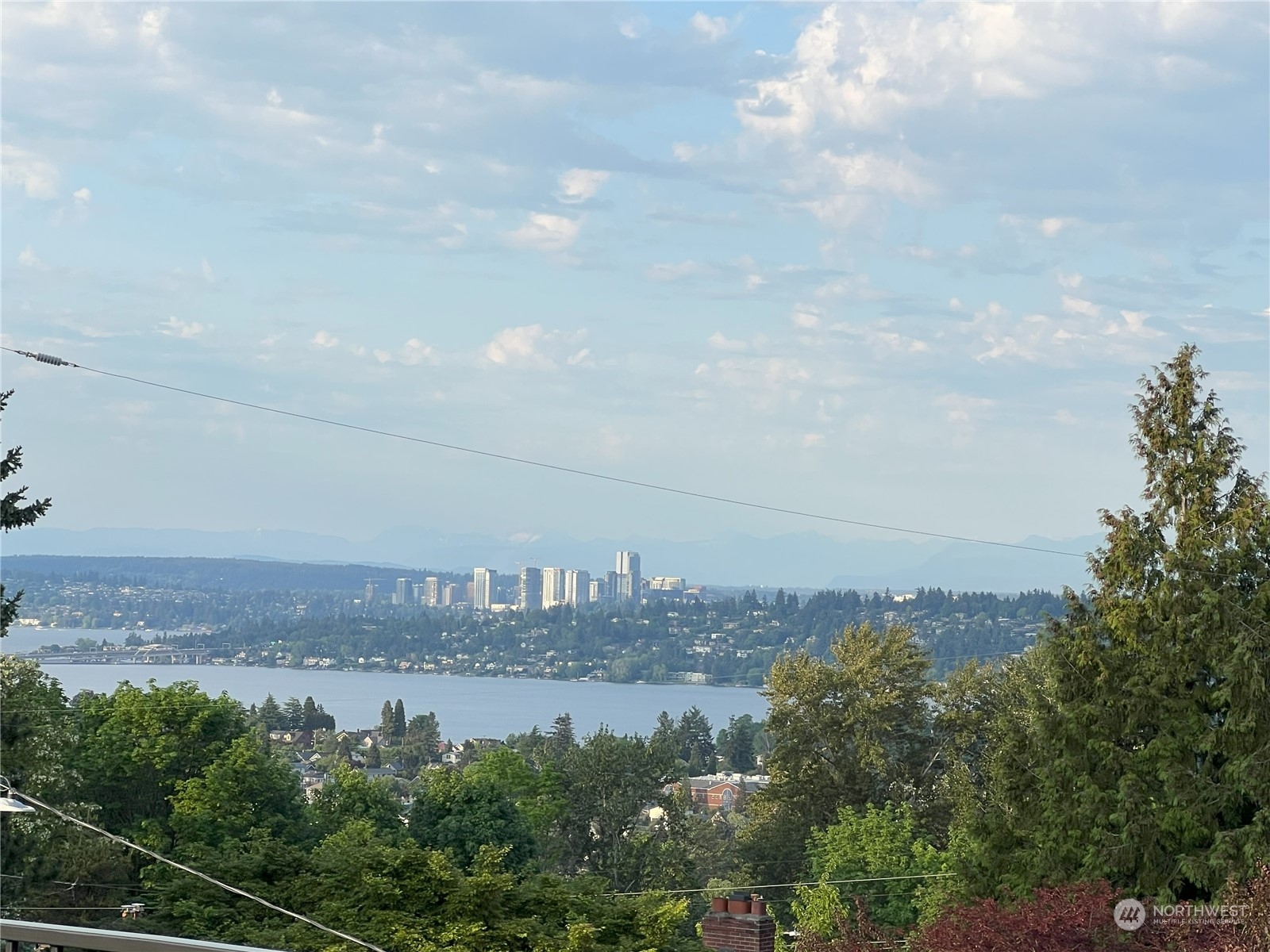 2707 South Ferdinand Street Seattle, WA 98108 - Photo 4 of 38 a view of a city