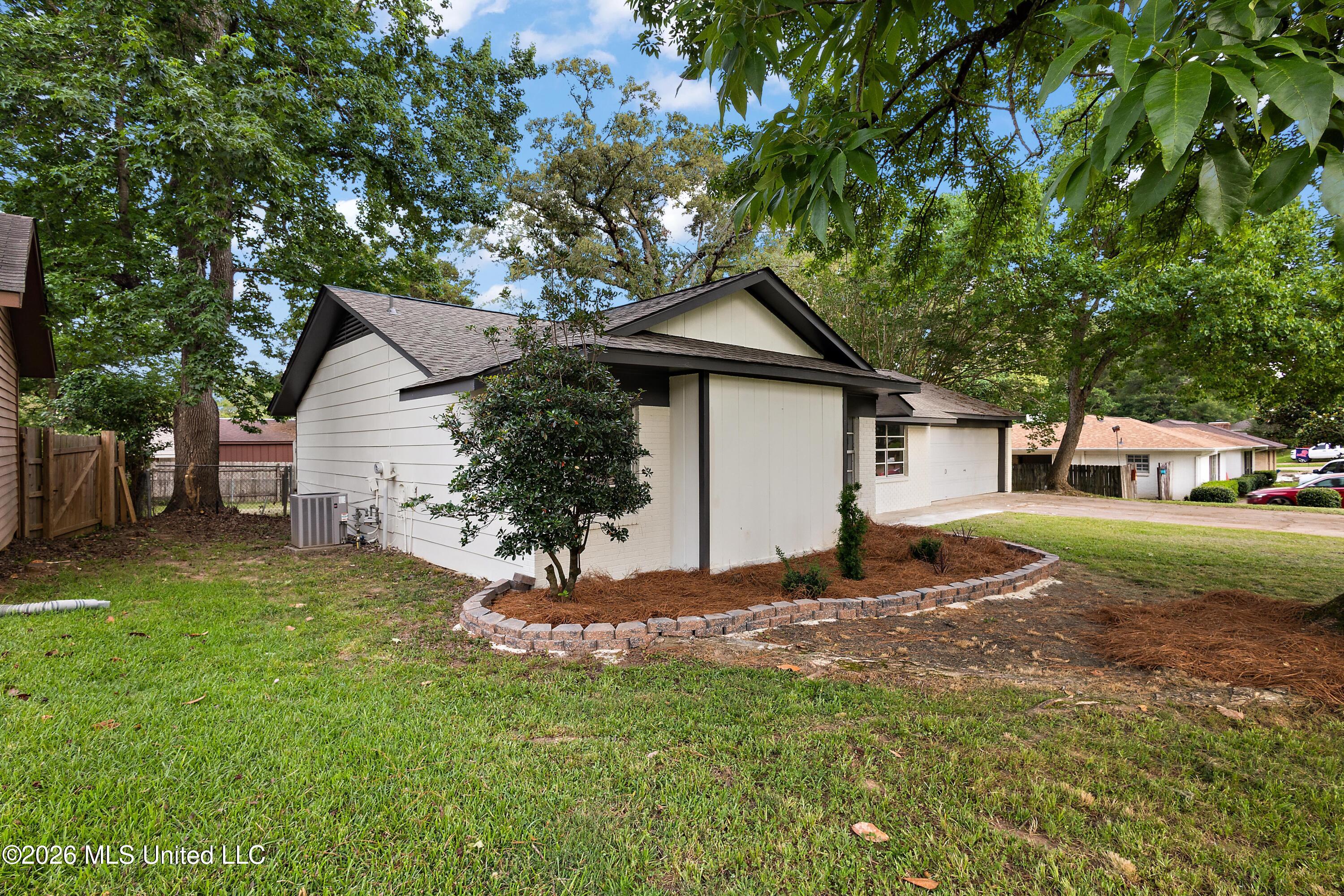 40 Woodbridge Road Brandon, MS 39042 - Photo 2 of 15 l08ylr2wc3S