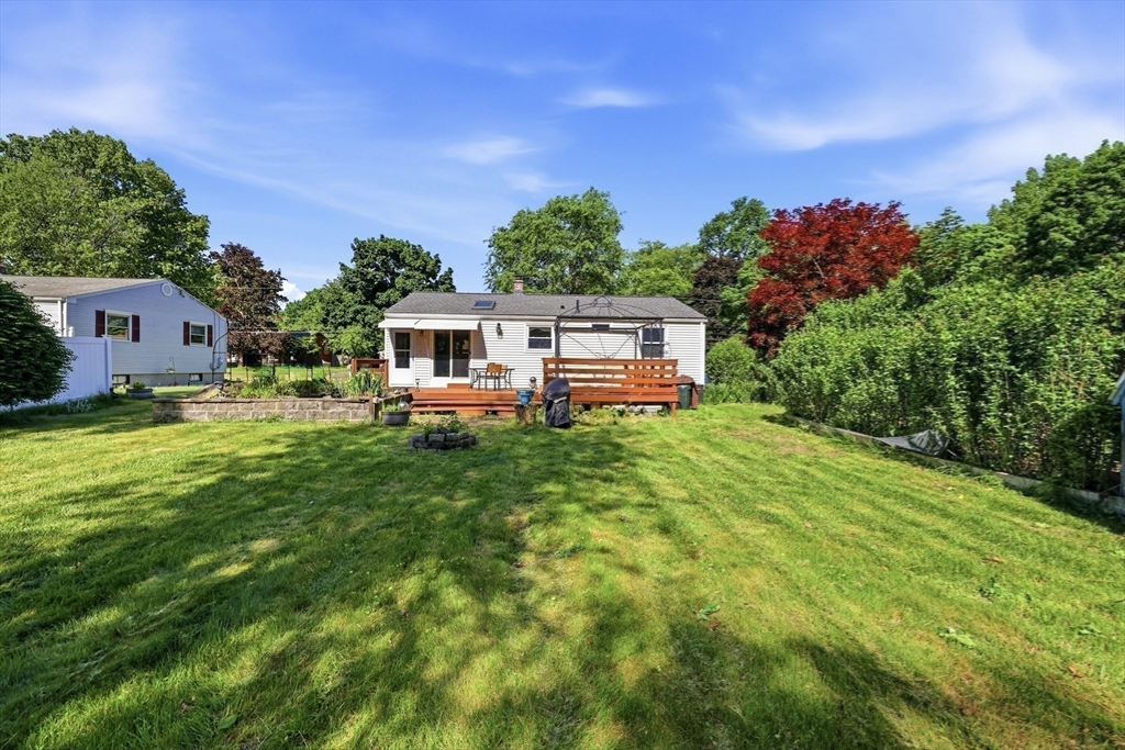 29 Hudson Street Springfield, MA 01118 - Photo 26 of 32