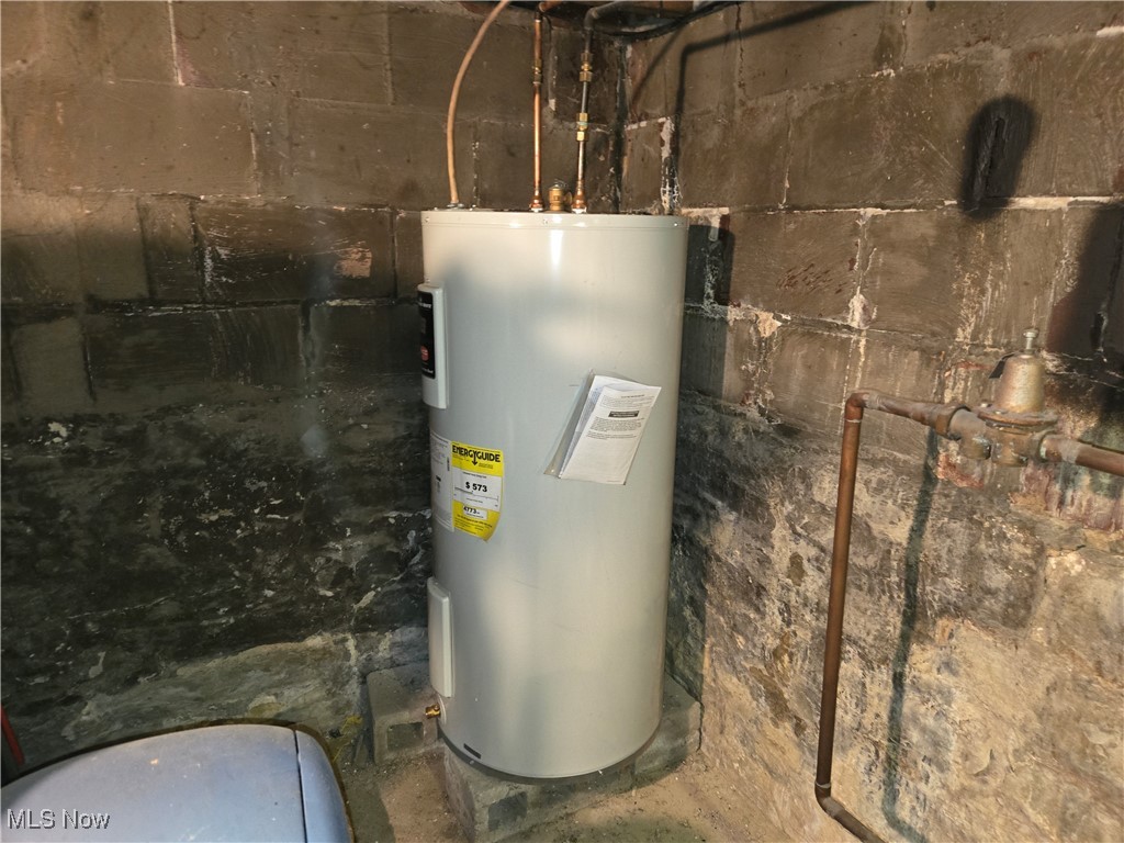 1962 Zenobia Road Norwalk, OH 44857 - Photo 20 of 30 Utilities with water heater