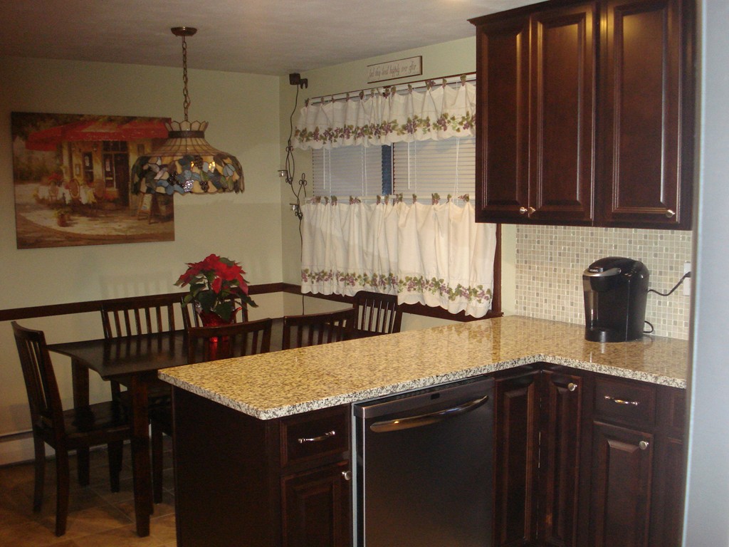 72 Overlea Drive Springfield, MA 01119 - Photo 9 of 21 Gallery Image 9