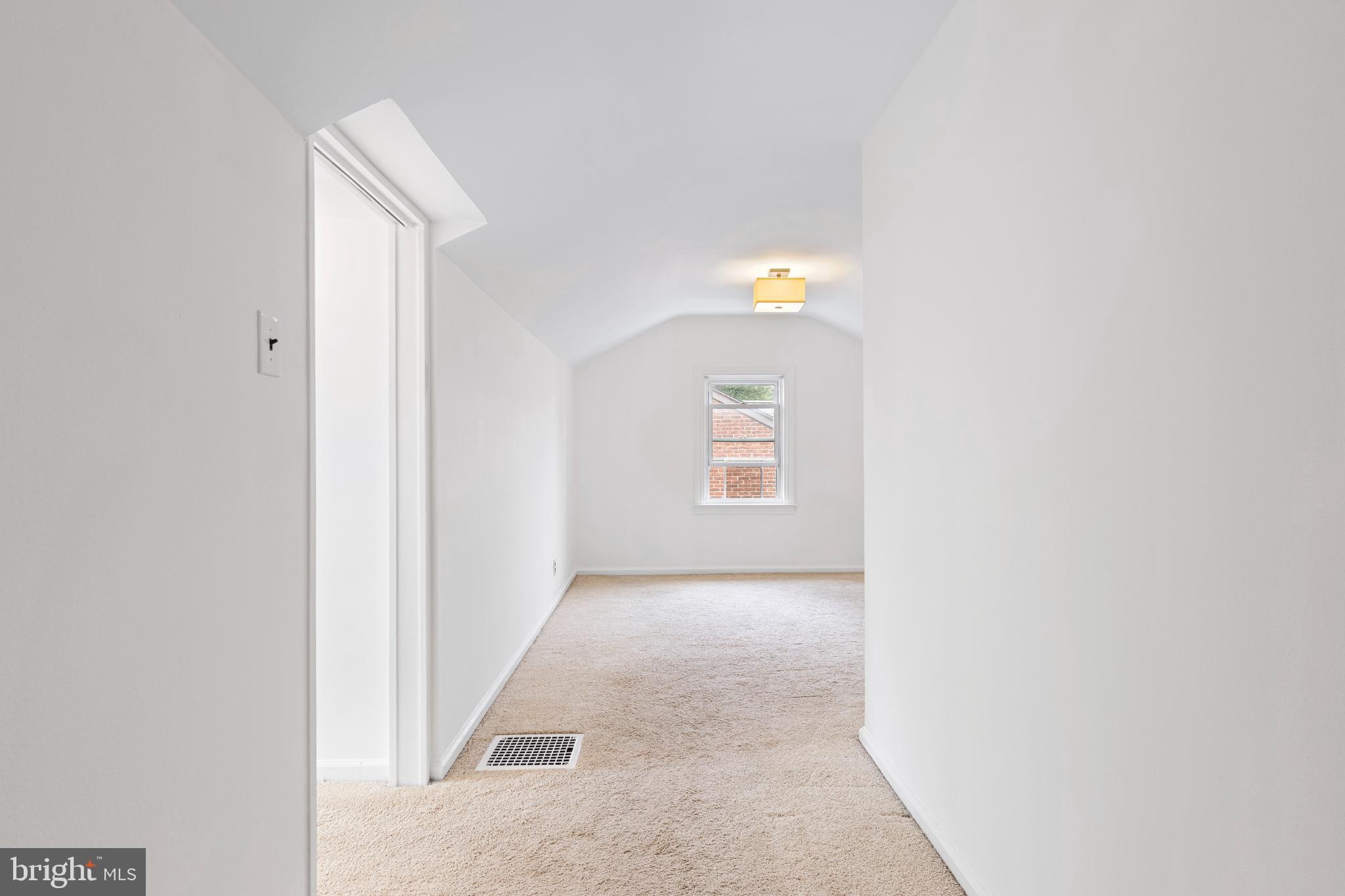 934 Kingsman Road Upper Chichester, PA 19061 - Photo 11 of 20 Gallery Image 11