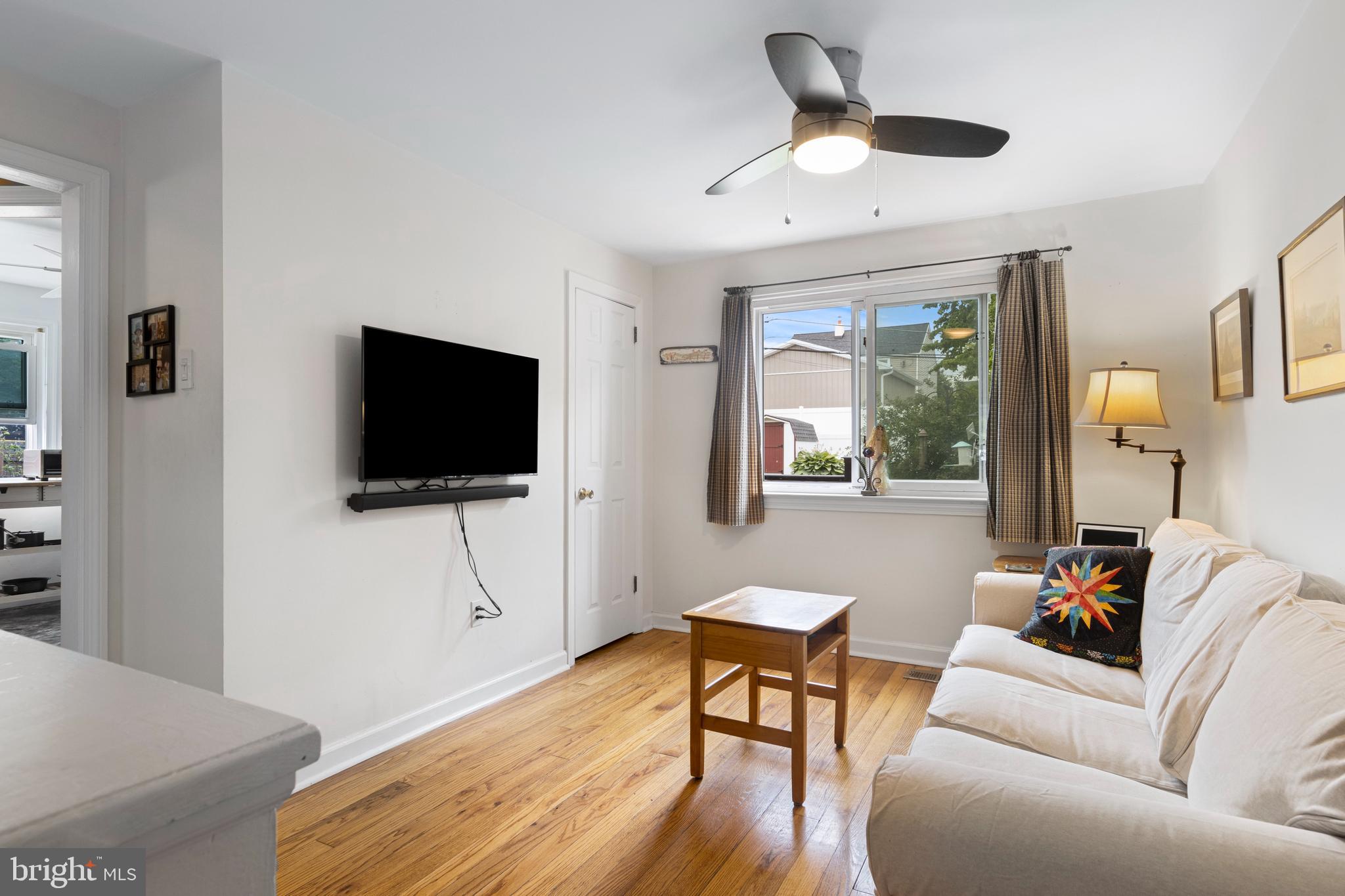 934 Kingsman Road Upper Chichester, PA 19061 - Photo 6 of 20 Gallery Image 6