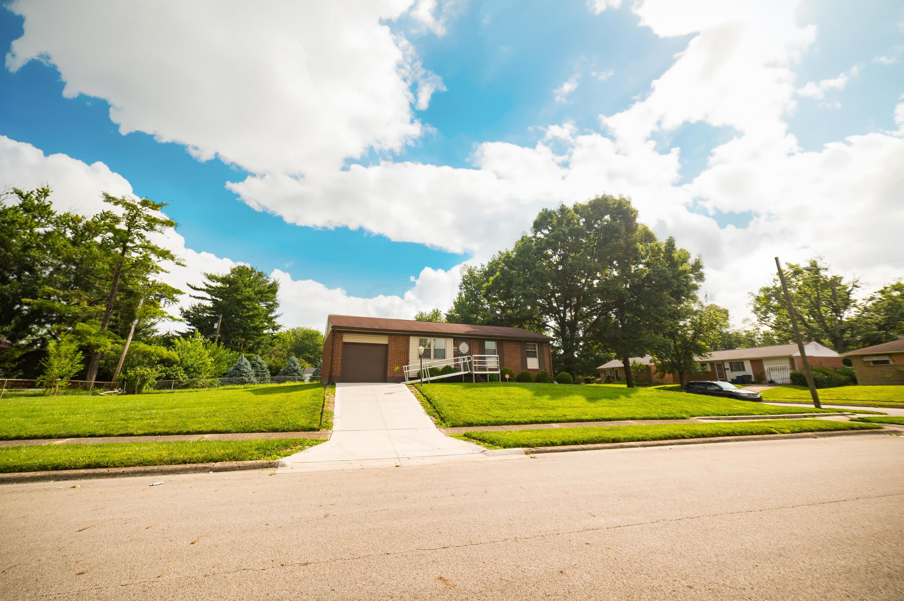 1930 Fleming Road Columbus, OH 43232 - Photo 2 of 17 DSC_1824