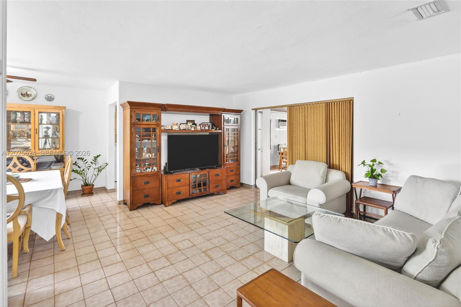 9231 Southwest 16th Street Miami, FL 33165 - Photo 8 of 29