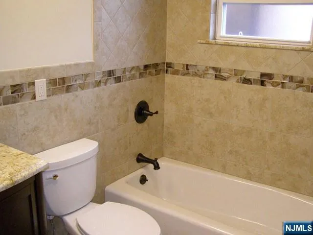 $2,195 | 158 Ridge Road, Unit 2, Lyndhurst, NJ 07071