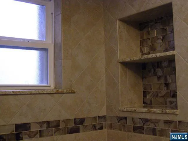 $2,195 | 158 Ridge Road, Unit 2, Lyndhurst, NJ 07071