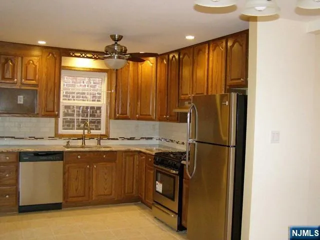 $2,195 | 158 Ridge Road, Unit 2, Lyndhurst, NJ 07071