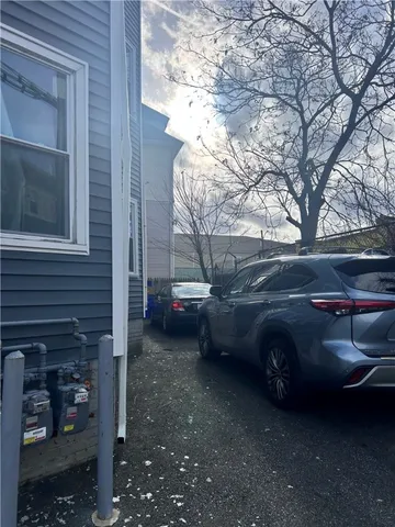 $1,950 | 306 Potters Avenue, Unit 3, Providence, RI 02905