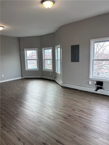 $1,950 | 306 Potters Avenue, Unit 3, Providence, RI 02905