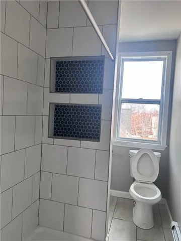 $1,950 | 306 Potters Avenue, Unit 3, Providence, RI 02905