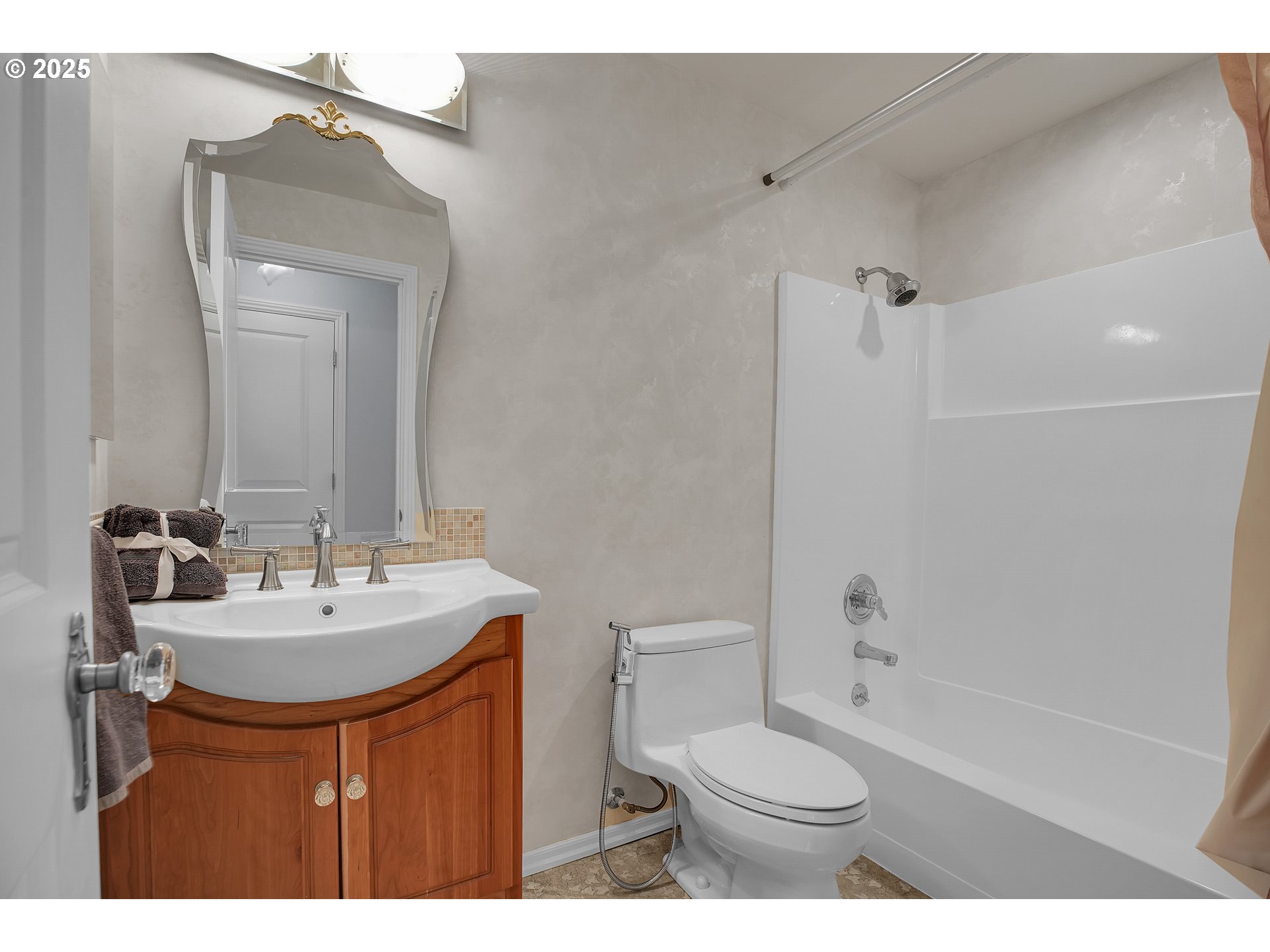 14965 Southwest Glenbrook Road Beaverton, OR 97007 - Photo 7 of 16 Gallery Image 7