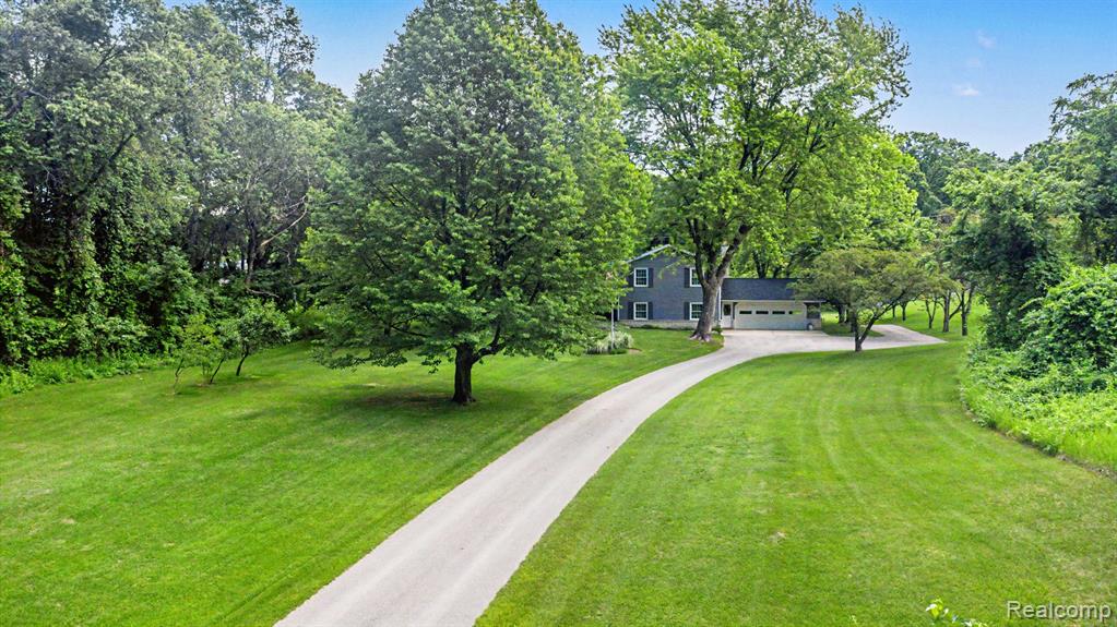 9100 Pine Knob Road Clarkston, MI 48348 - Photo 2 of 54