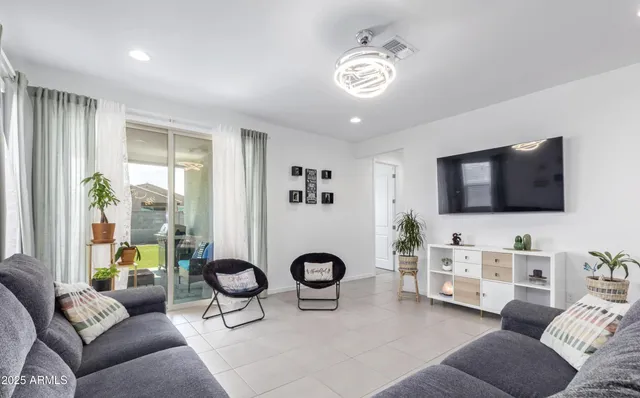 $2,400 | 5613 West Notch Hill Road, Laveen, AZ 85339