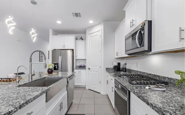 $2,400 | 5613 West Notch Hill Road, Laveen, AZ 85339