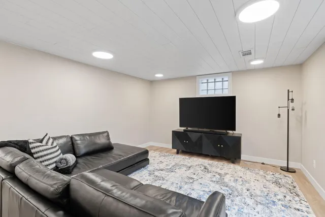 $699,995 | 1108 Quebec Avenue North, Golden Valley, MN 55427