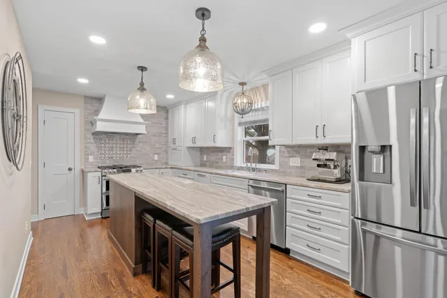 $699,995 | 1108 Quebec Avenue North, Golden Valley, MN 55427