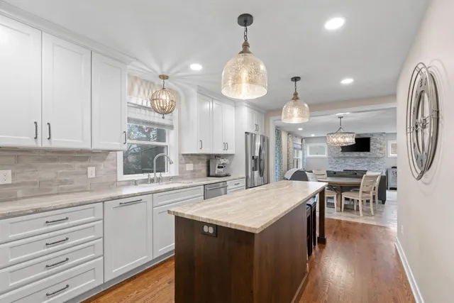 $699,995 | 1108 Quebec Avenue North, Golden Valley, MN 55427