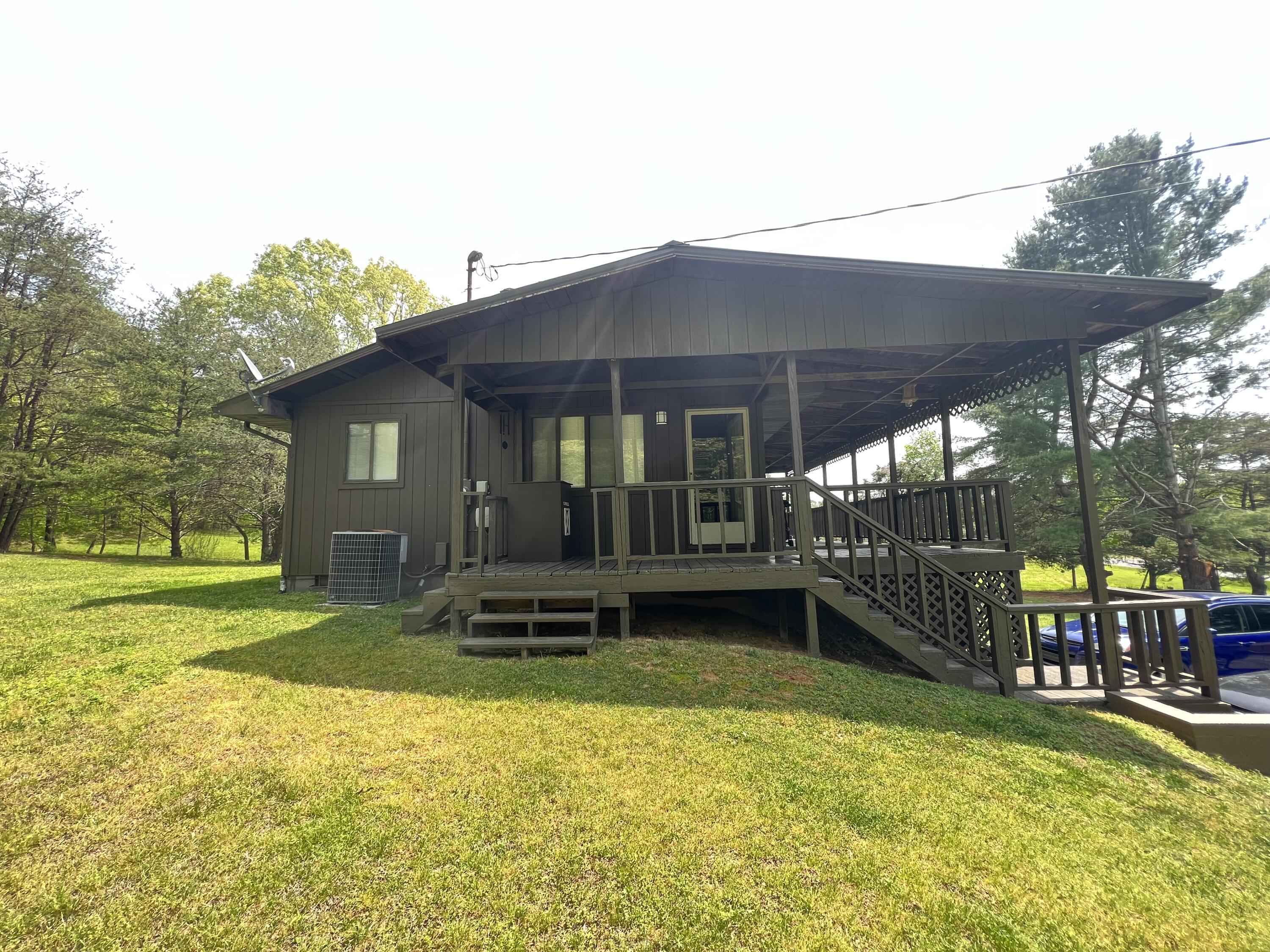 400 Water Works Road Jamestown, KY 42629 - Photo 3 of 38 IMG_1754