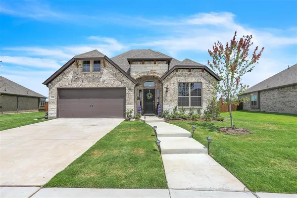 $385,000 | 532 Firethorn Drive, Royse City, TX 75189