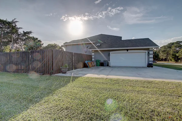 $4,900 | 669 Howard Street, Fort Pierce, FL 34982