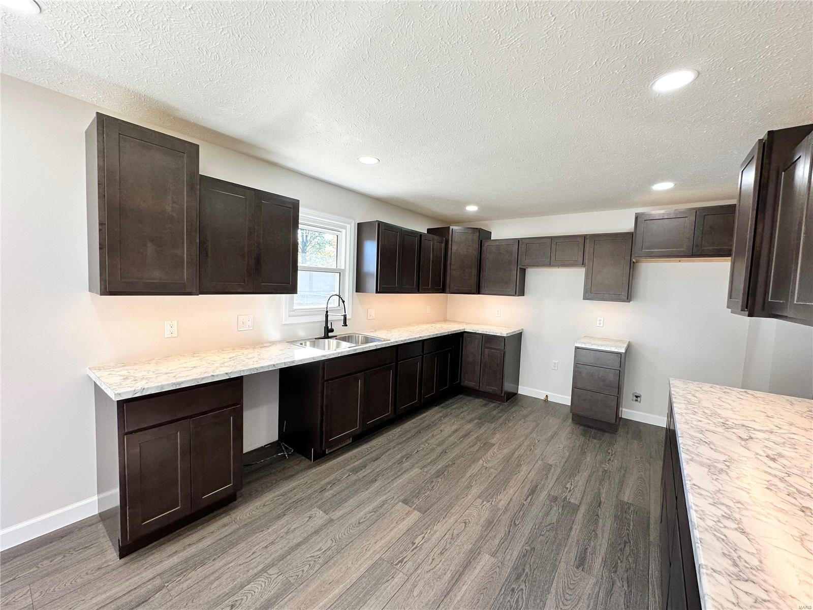 820 Kimball Road Hillsboro, IL 62049 - Photo 11 of 33 Gallery Image 11