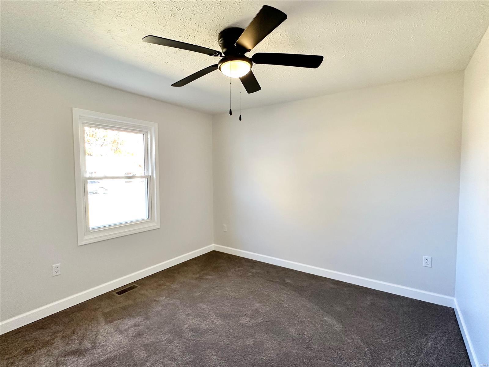 820 Kimball Road Hillsboro, IL 62049 - Photo 20 of 33 Gallery Image 20