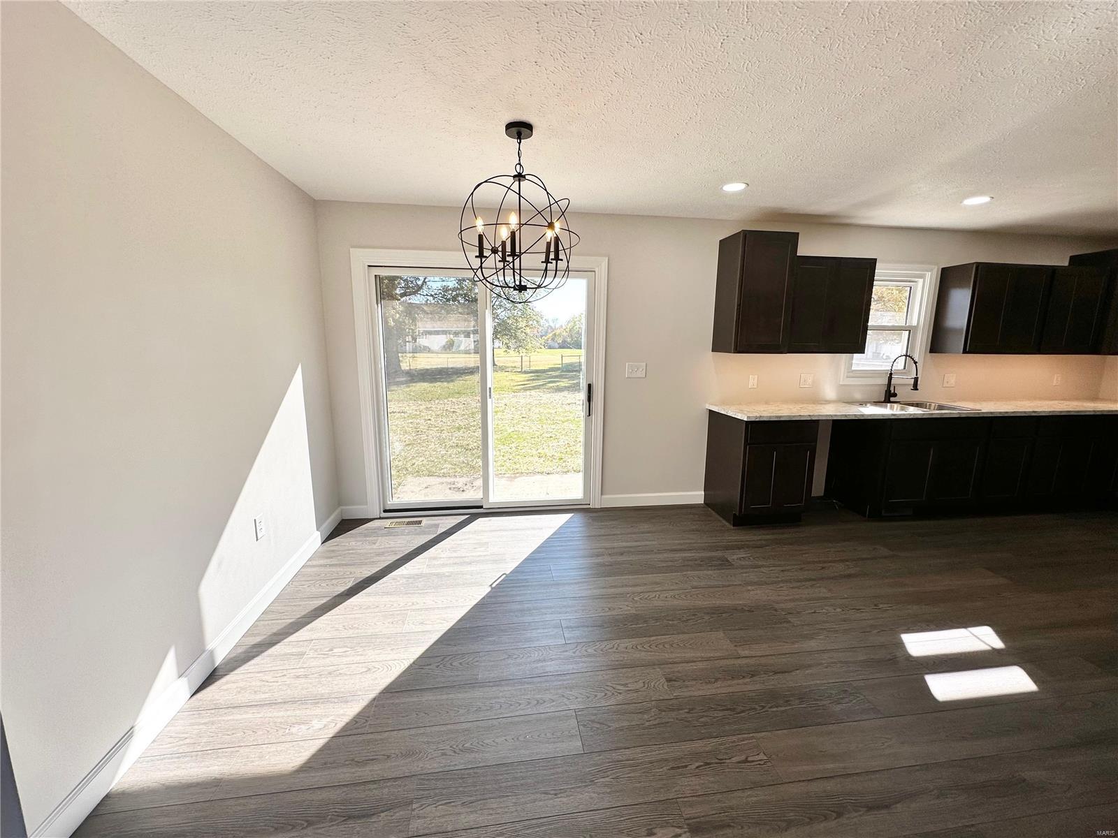 820 Kimball Road Hillsboro, IL 62049 - Photo 9 of 33 Gallery Image 9