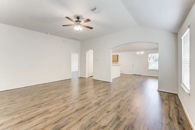 $1,850 | 13000 Lazy Lane, Willis, TX 77318