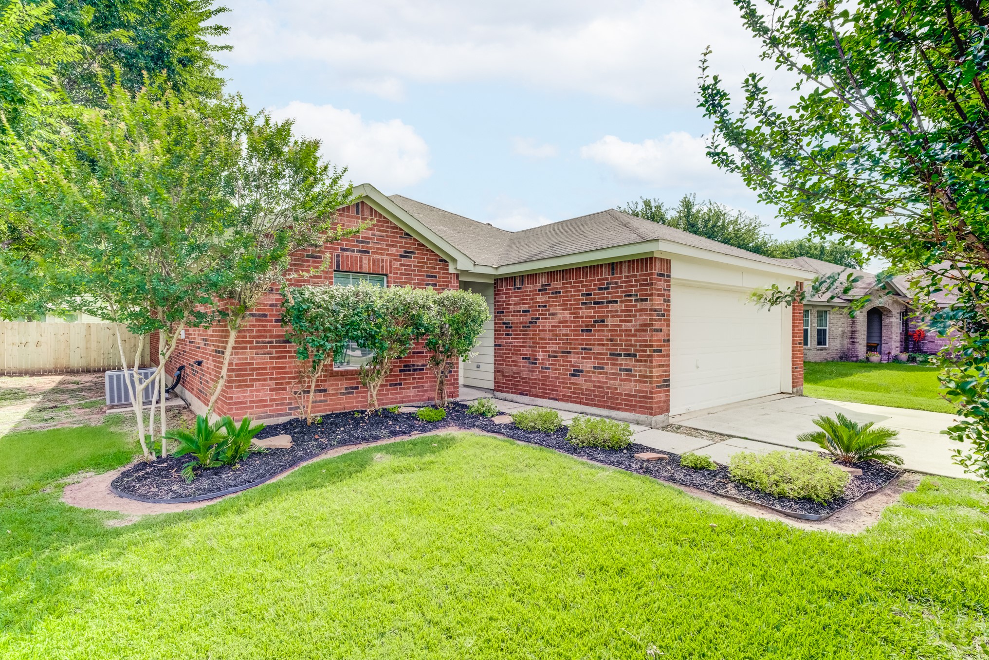 13000 Lazy Lane Willis, TX 77318 - Photo 2 of 26