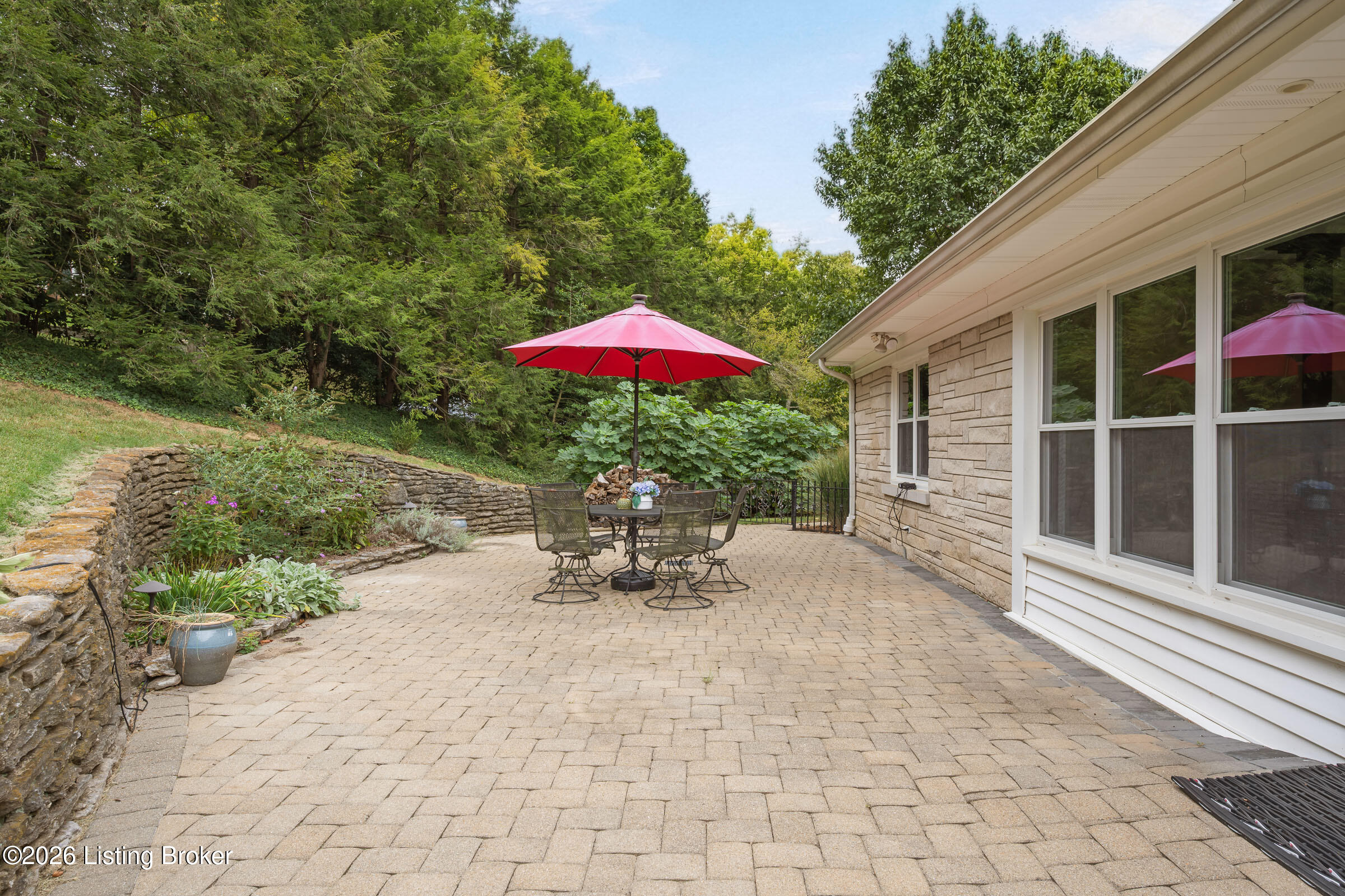 162 Arrowhead Road Louisville, KY 40207 - Photo 44 of 50 Rear Patio