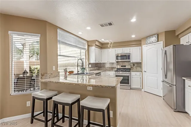 $2,800 | 8612 Sierra Cima Lane, Las Vegas, NV 89128