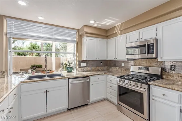 $2,800 | 8612 Sierra Cima Lane, Las Vegas, NV 89128