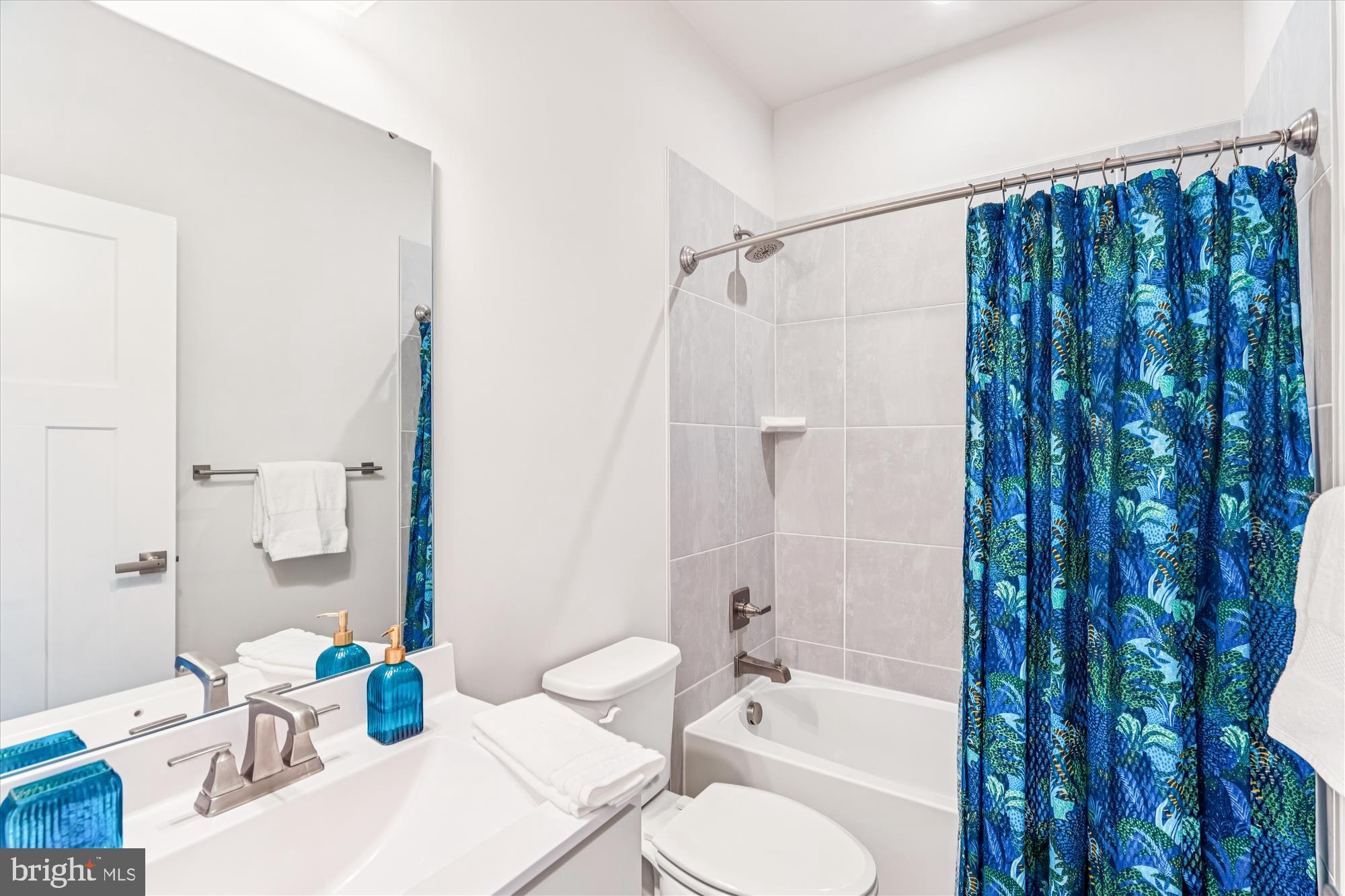 7700 Cultivator Road Laurel, MD 20723 - Photo 17 of 44 Hall Bath w/ Tub Shower