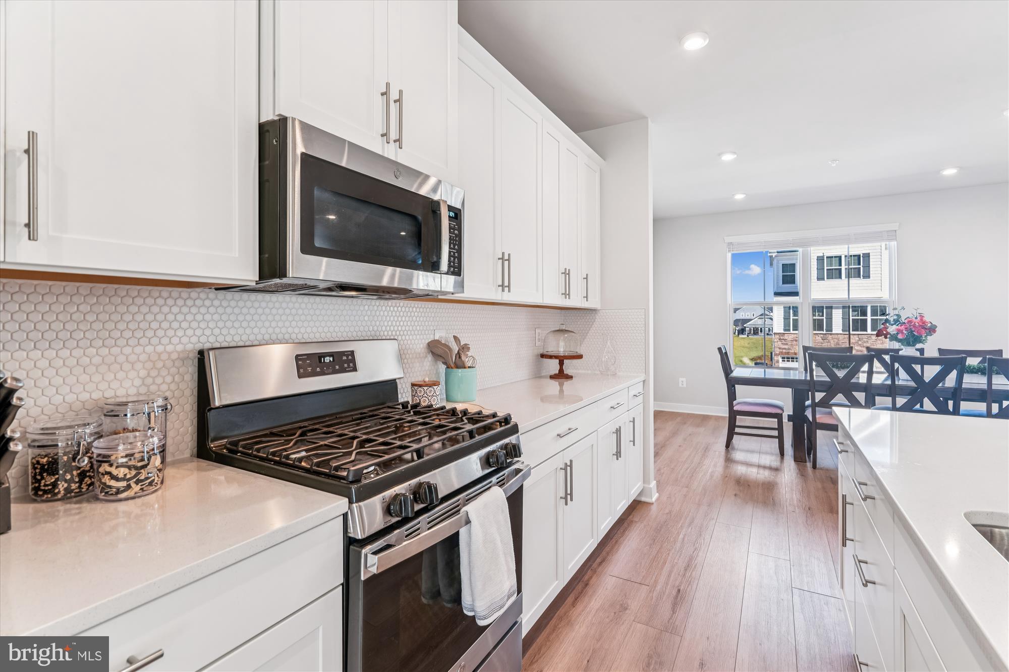 7700 Cultivator Road Laurel, MD 20723 - Photo 7 of 44 Gas Range w/ Ventilation & Built-in Microwave