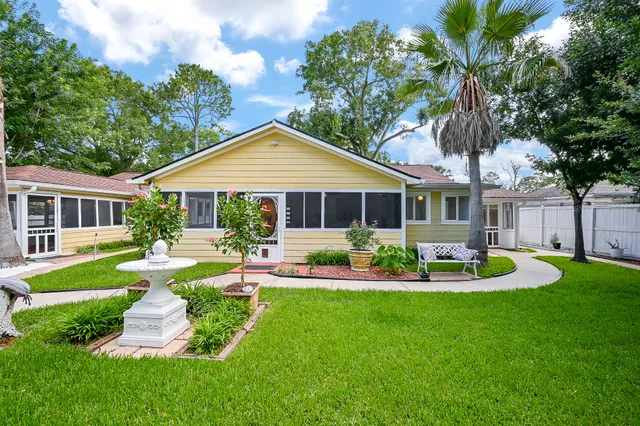 $300,000 | 10346 Carlow Lane, La Porte, TX 77571