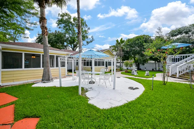 $300,000 | 10346 Carlow Lane, La Porte, TX 77571