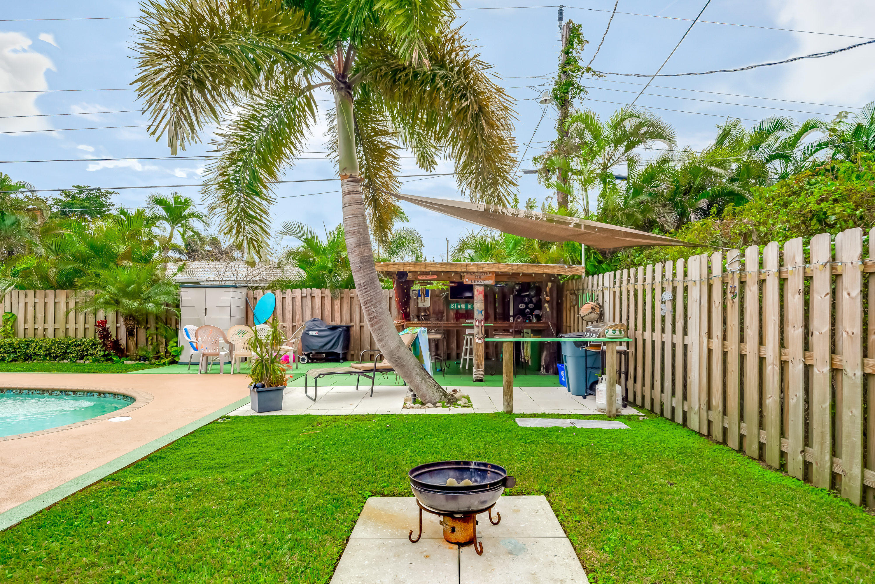 1952 Bonnie Street Boca Raton, FL 33486 - Photo 16 of 18 Must See Property-print-024-14-Backyard