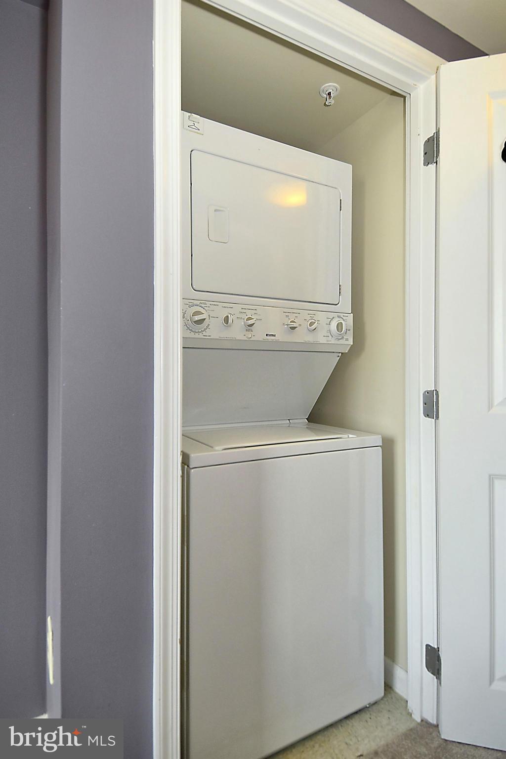 851 North Glebe Road, Unit 915 Arlington, VA 22203 - Photo 17 of 30 a view of washer and dryer