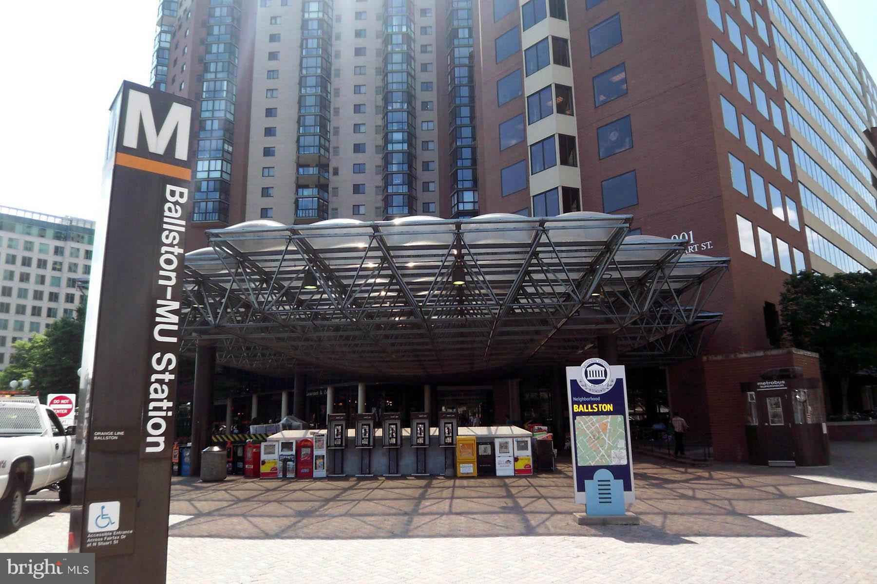 851 North Glebe Road, Unit 915 Arlington, VA 22203 - Photo 20 of 30 a front view of a building with street